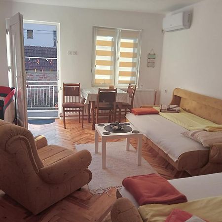 Appartamento Apartman Nedeljkovic Vrnjačka Banja Esterno foto